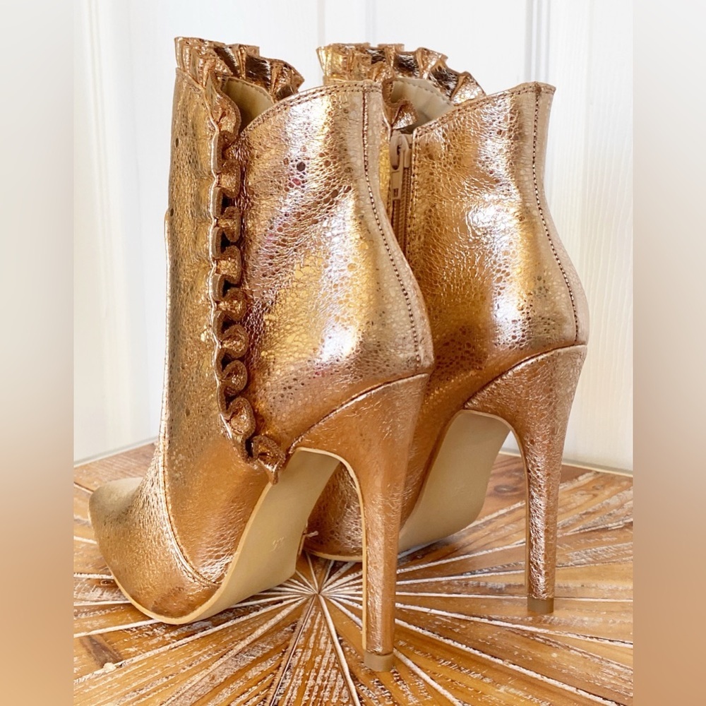 NWT Size 7.5 Shoe Dazzle Rose Gold Faux Leather Booties - Picture 4 of 10